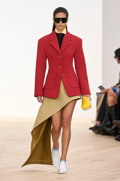 Look 13